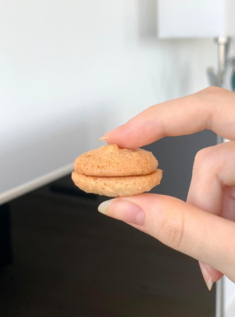 Mini almond macaroons