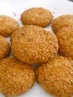 Sweet and Crunchy Sesame Cookies